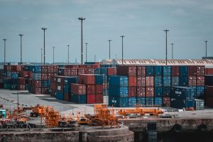 Mengapa Pengiriman Barang via Container Laut adalah Pilihan Pintar